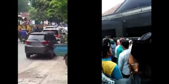 Video Detik-Detik Rumah Ibu Mahfud MD di Pamekasan Digeruduk Sejumlah Orang