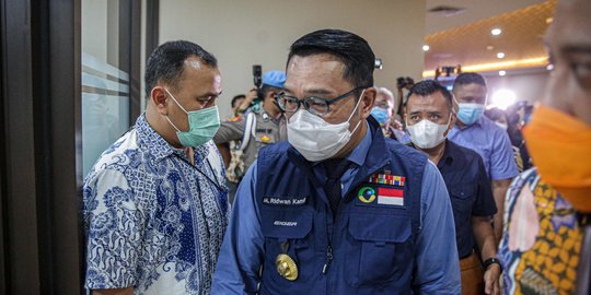 Ridwan Kamil Beri Warga Depok Perahu Supaya Imun Tubuh Meningkat