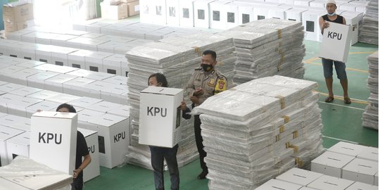 Mengecek Logistik Pilkada Tangsel yang Segera Dibagikan