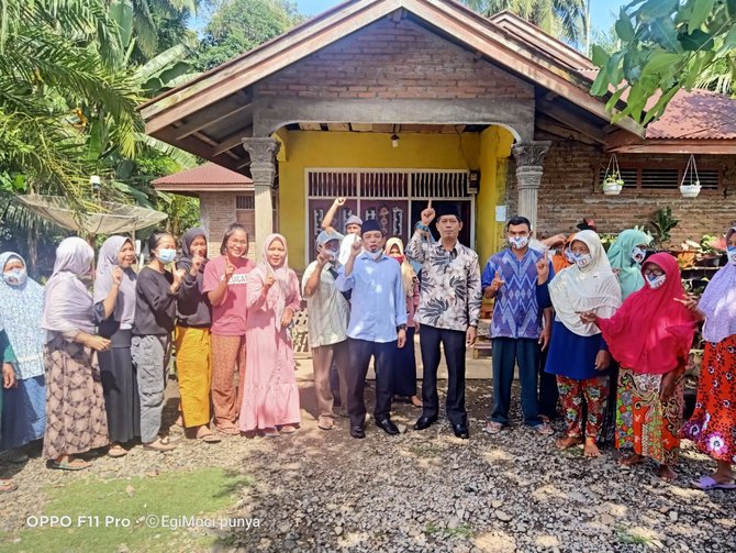 kunjungan dedy wahyudi ke kabupaten mukomuko disambut antusias warga