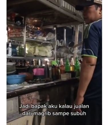 wajah cantik putri penjual nasi goreng jadi sorotan