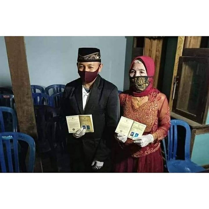 pernikahan unik beda usia 47 tahun