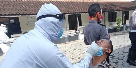 400 Polisi di Solo Jalani Rapid Test Jelang Pencoblosan Pilkada