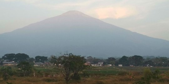 Pernah Tercatat 6 Kali, Ini Riwayat Erupsi Gunung Ciremai yang Jarang Diketahui