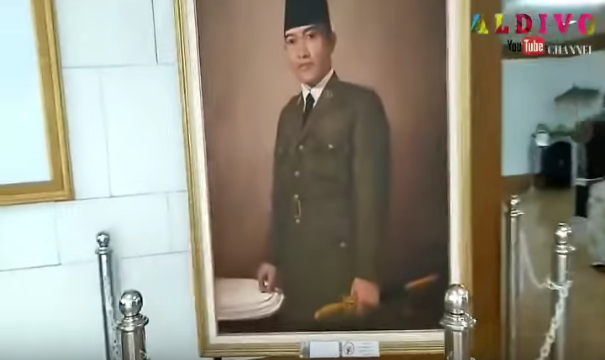 potret makam presiden soekarno