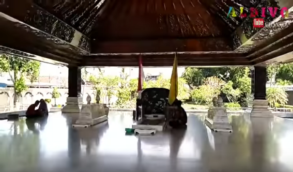 Potret Makam Presiden Soekarno Sederhana Dan Diapit Kedua Orang Tuanya