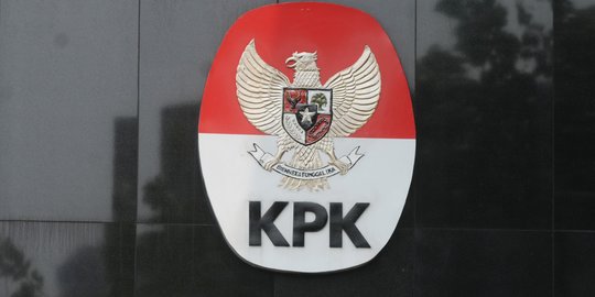 KPK Jemput Paksa Eks Petinggi Garuda Tersangka Suap Mesin Pesawat