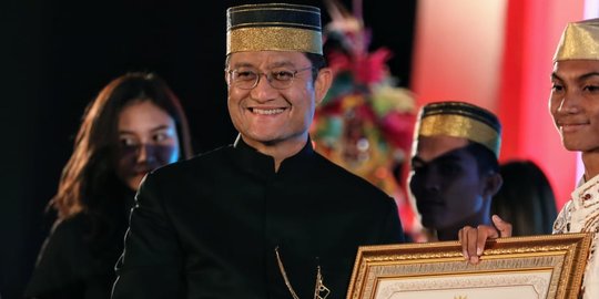 Jejak Karier Juliari Batubara Hingga Jadi Mensos, Lulusan AS & Kelola Bisnis Keluarga