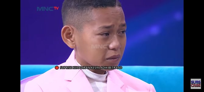 betrand peto bertemu adik kandung