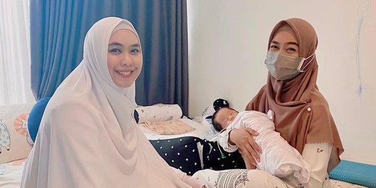 Ria Ricis Gendong Baby Sulaiman, Netizen Kompak Bilang 'Sudah Cocok'
