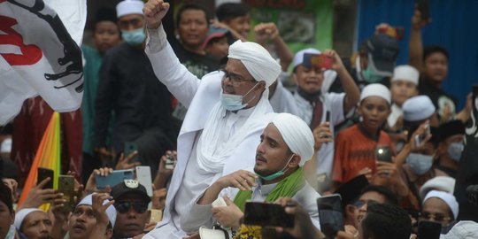 Rizieq Kembali Mangkir, Pengacara Klaim Lagi Pemulihan dan Butuh Istirahat