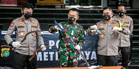 Rekaman Suara: Detik-detik Menegangkan Bentrok Polisi dan FPI di Tol Cikampek