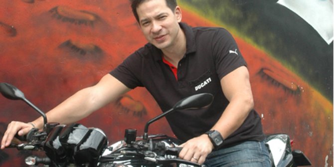 Gagah dan Energik, Intip Deretan Potret Ari Wibowo saat ...