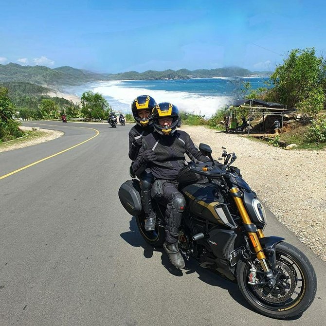 ari wibowo touring