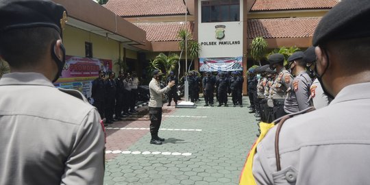 Personel Brimob dan Sabara Gelar Apel Pengamanan Pilkada Tangsel