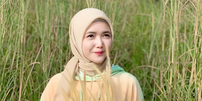 Main Di Kisah Nyata Spesial Indosiar Ini Pesona Cantik Rofikoh Isnaini Saat Berhijab 9155