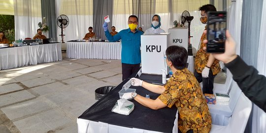 Pilar Ziarah ke Makam Banten Lama Sebelum Mencoblos di Pilkada Tangsel