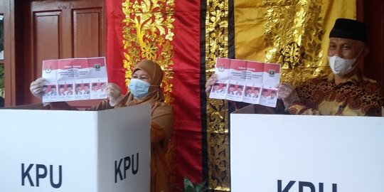 Usai Mencoblos di TPS, Cagub Sumbar Mahyeldi Mengaku Optimis Menang