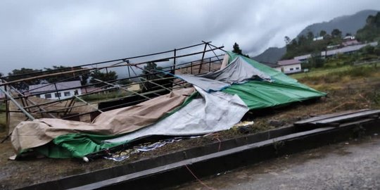 Tiga TPS di Pangandaran Roboh Tersapu Angin Kencang