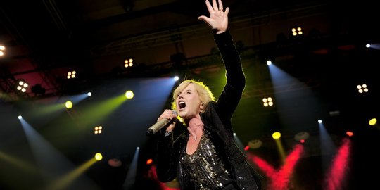 Lirik Lagu Zombie - The Cranberries