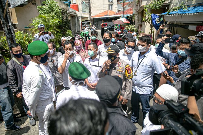 polda metro jaya datangi kediaman rizieq shihab di petamburan