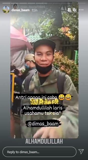 potret antrean panjang pembeli bakso bapak dimas ahmad