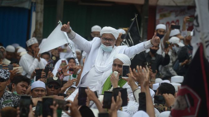 imam besar fpi rizieq shihab tiba di petamburan