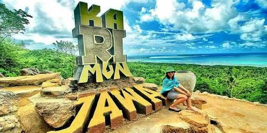 Belasan Wisatawan Tertahan di Karimunjawa Akibat Ombak Tinggi dan Angin Kencang