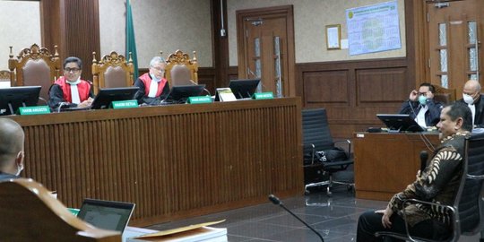 Irjen Napoleon Jawab Hakim Soal Uang dari Tommy Sumardi: Kalau Ada Saya Lapor KPK