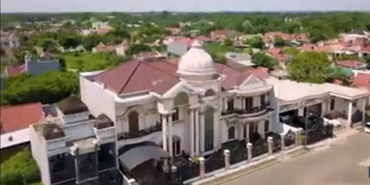 Gemah Ripah Loh Jinawi, Ini Sederet 'Sultan' di Indonesia yang Rumahnya Bak Istana