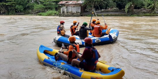 Cegah Covid-19, BNPB Minta Pengungsi Banjir Kelompok Rentan & Usia Muda Dipisah