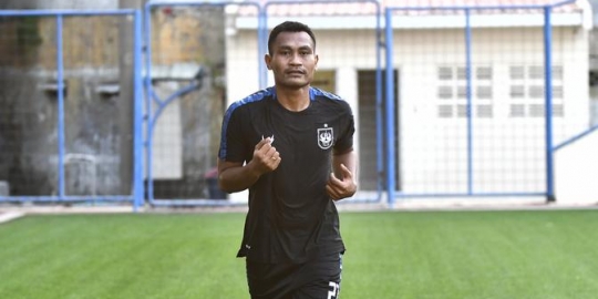 Cara Unik Bek PSIS Jaga Kondisi Selama Libur Shopee Liga 1 2020 di Ternate