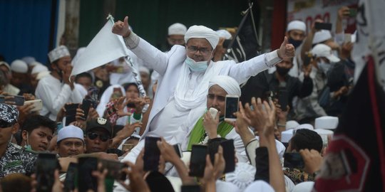 Diperiksa Polisi, Rizieq Imbau Pengikut Beri Dukungan dari Rumah & Hindari Kerumunan