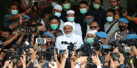 Penuhi Panggilan, Habib Rizieq Tiba di Polda Metro Jaya
