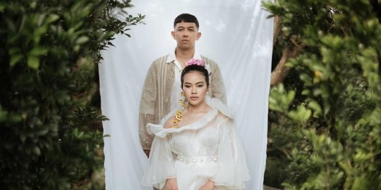 Resmi Menikah, Ini 5 Potret Donne Maula Suami Yura Yunita yang Jarang Terekspos