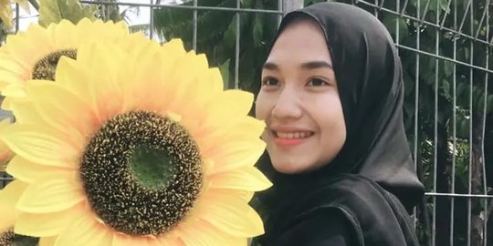 4 Potret Cantiknya Hafna Alliya Gusman, Istri Angga Putra 'Anak Band'