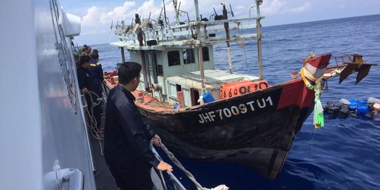 Bakamla Tangkap Kapal Asal Vietnam Curi Ikan di Perairan Natuna