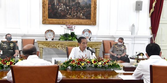 Jokowi Teken Perpres Tentang Strategi Nasional Keuangan Inklusif