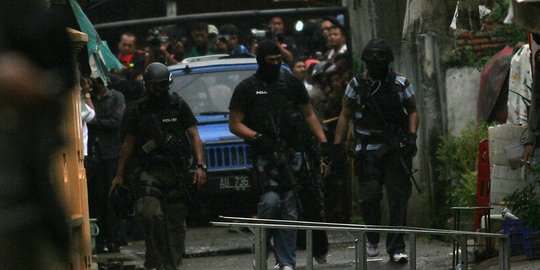 Densus 88 Tangkap Satu Buronan Bom Bali I di Lampung