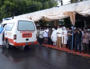 kisah sedih dialami perempuan yang ditinggal ayahnya