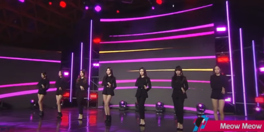 Lirik Lagu Meow Meow - CLC