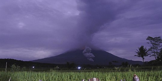 Masa Siaga Awan Panas Guguran Diperpanjang, Ini 4 Kabar Terbaru Gunung Semeru