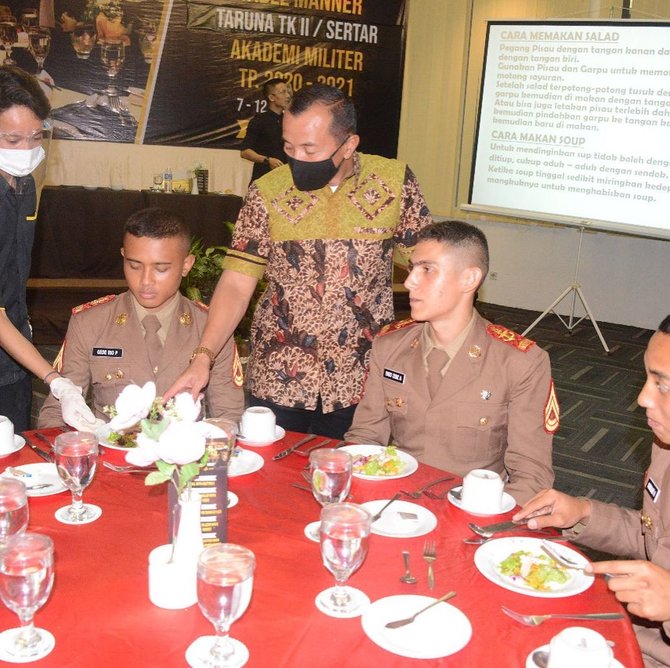 table manner para taruna potret enzo jadi sorotan