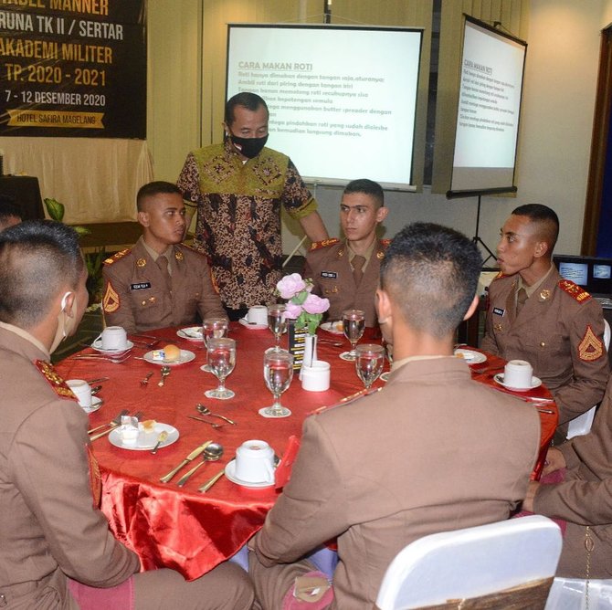 table manner para taruna potret enzo jadi sorotan