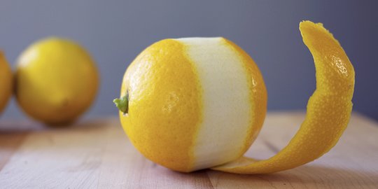 7 Manfaat Kulit Lemon yang Sering Diabaikan, Jangan Langsung Dibuang