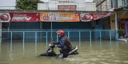 Banjir Rendam Puluhan Desa di Gresik