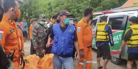 Sedang Buang Air Besar, Nenek di Sragen Hanyut di Sungai, Tim SAR Sisir Lokasi