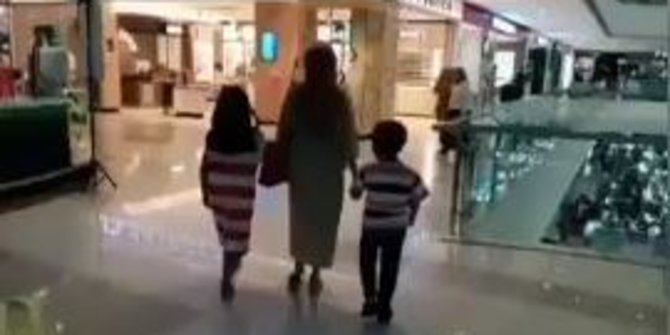 Istri dan Anak-anak Pamit ke Toilet Mal, Pria Ini Lakukan Hal Tak Terduga