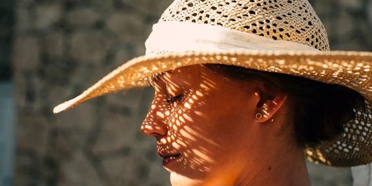 Cara Memilih Sunscreen Berdasarkan Tipe Kulit, Ketahui Jenisnya Terlebih Dahulu