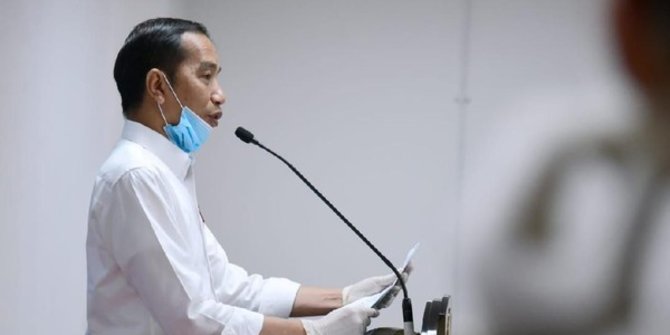 Presiden Jokowi Ajak Pedagang Martabak dan Nasi Uduk Jualan Online